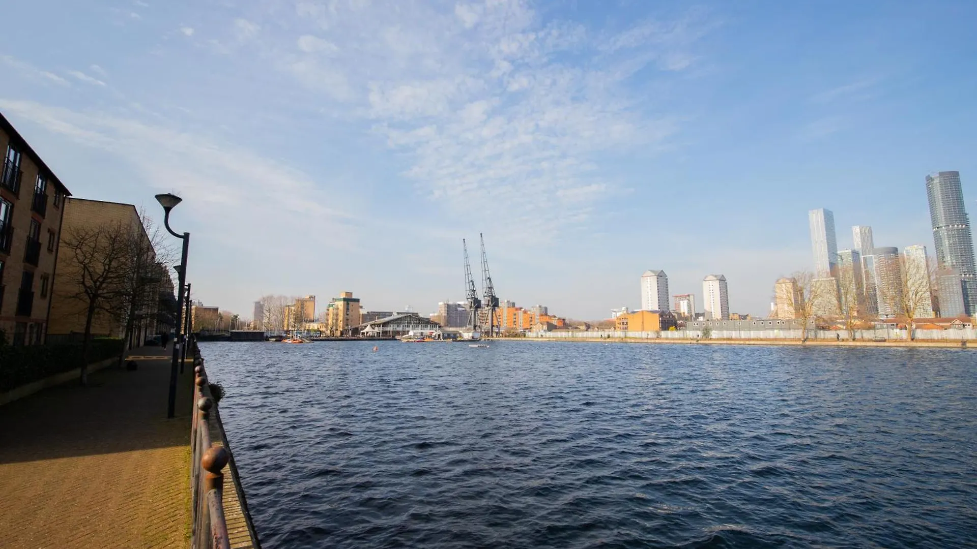 Londwell, Canary Wharf Riverfront Chic Apartment London 0*,  United Kingdom
