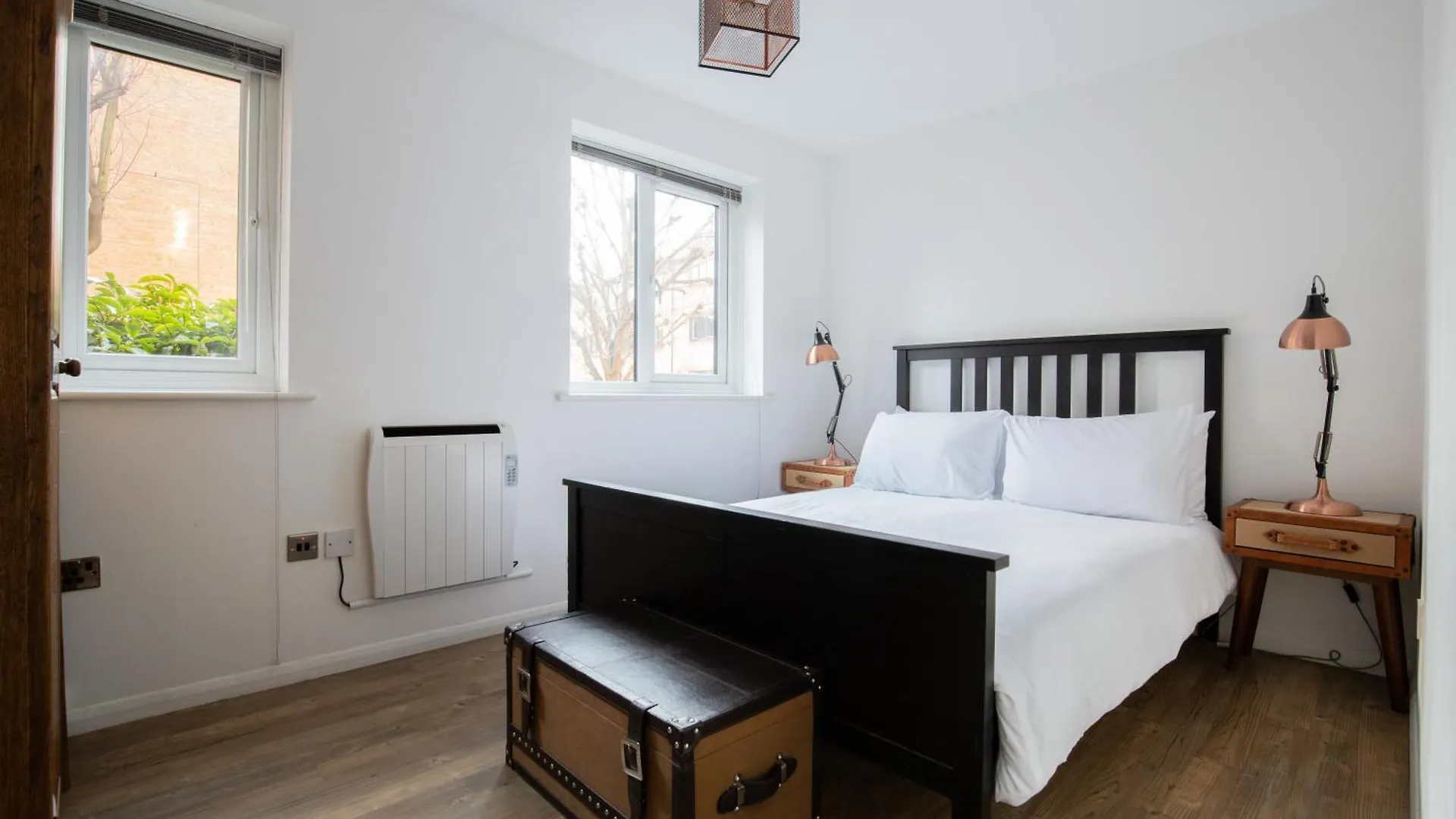 Londwell, Canary Wharf Riverfront Chic Apartment London