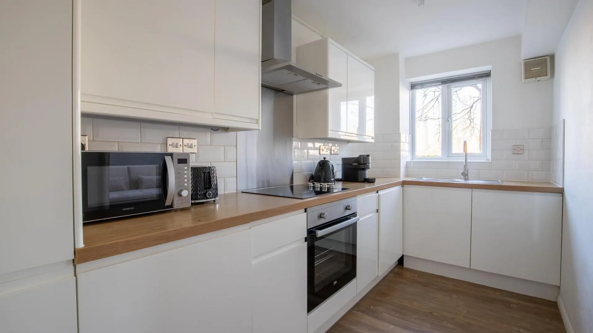 Londwell, Canary Wharf Riverfront Chic Apartment ロンドン
